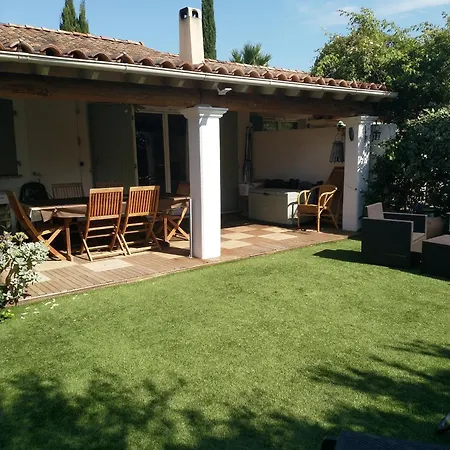 Maison Location Saisonniere 6 Personnes Holiday home Roquebrune-sur-Argens